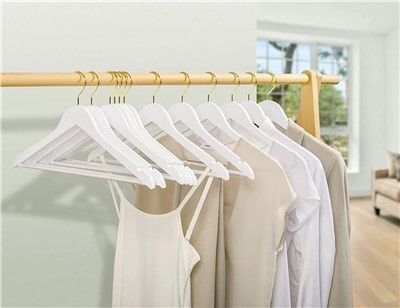 Perchas de vestir blancas lisas con barra antideslizante para pantalones