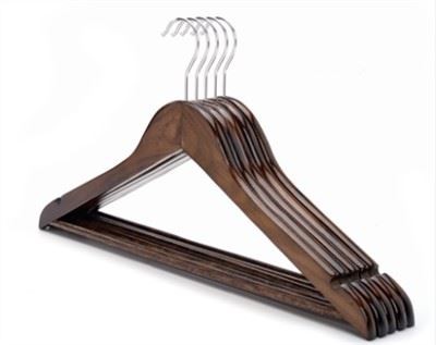 Perchas de madera clásicas para adultos